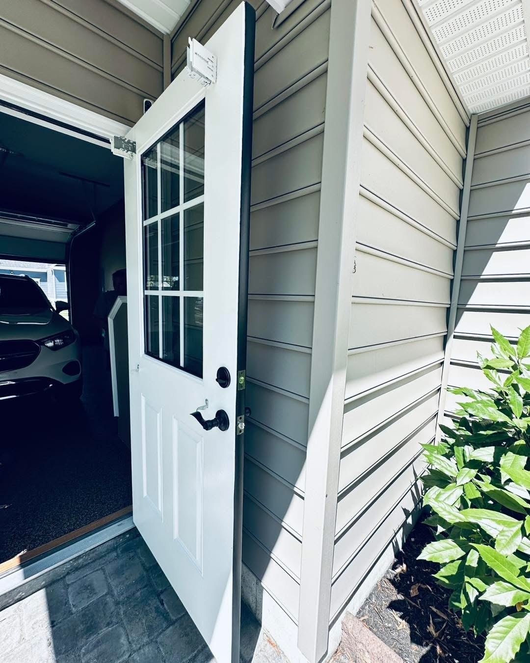 Baywood Greens finished Extra White exterior door