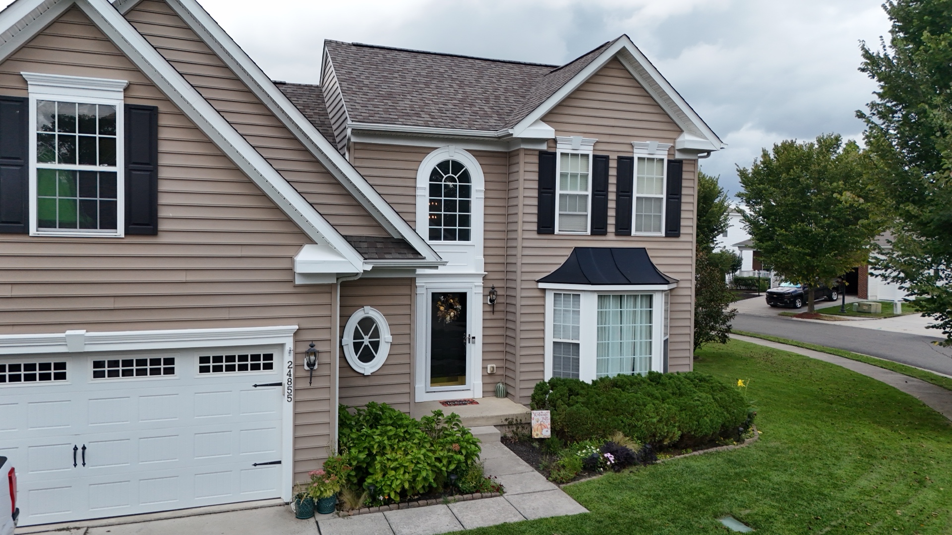 Plantation Lakes Millsboro home with finished Extra White exterior trim
