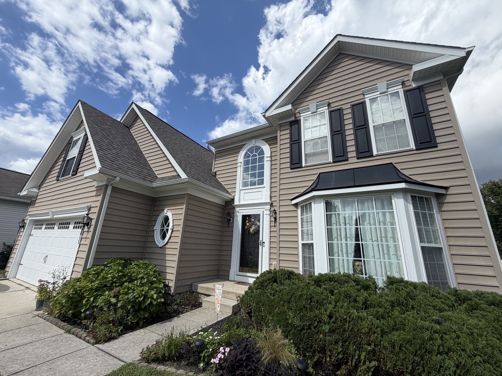 Plantation Lakes front elevation with finished exterior trim