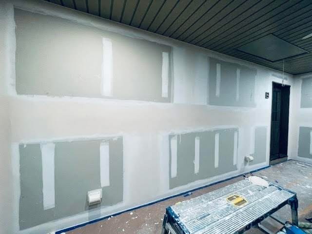 Milton drywall installation and Chantilly Lace finish project photo 4