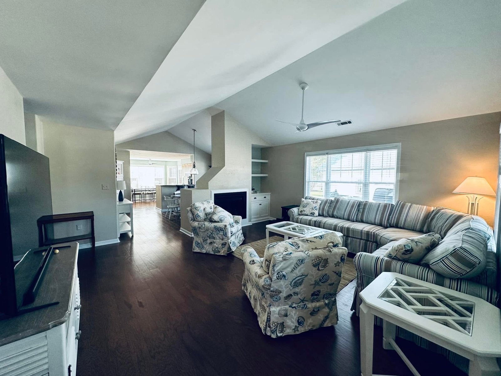 Savannahs Landing, Ocean View all-room repaint and drywall repair project photo 3
