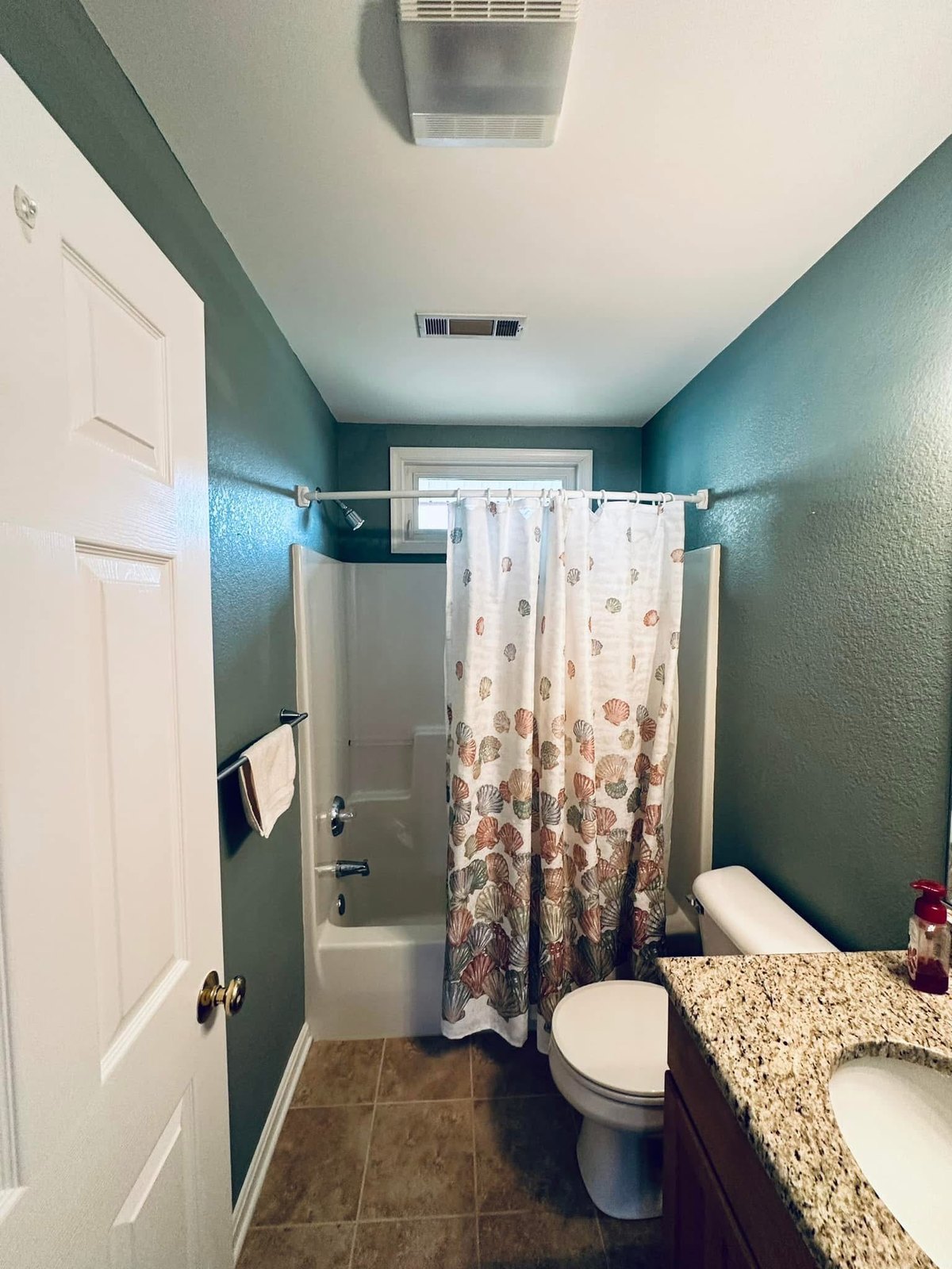 Savannahs Landing all-room repaint project photo 12