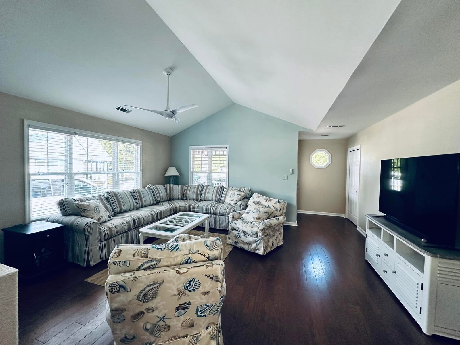 Savannahs Landing all-room repaint project photo 19
